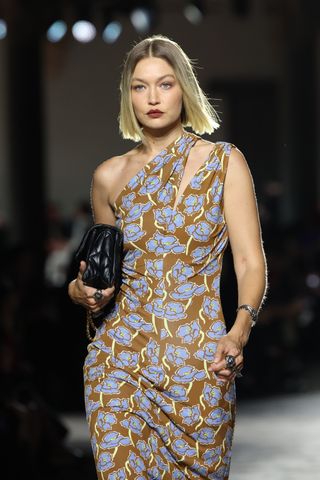 Gigi Hadid walks the runway at the Versace fashion show during the Milan Womenswear Spring/Summer 2025 on September 20, 2024 in Milan, Italy.