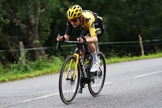 Jonas Vingegaard wearing Nimbl Ultimate shoes on his way to winning the 2023 Tour de France