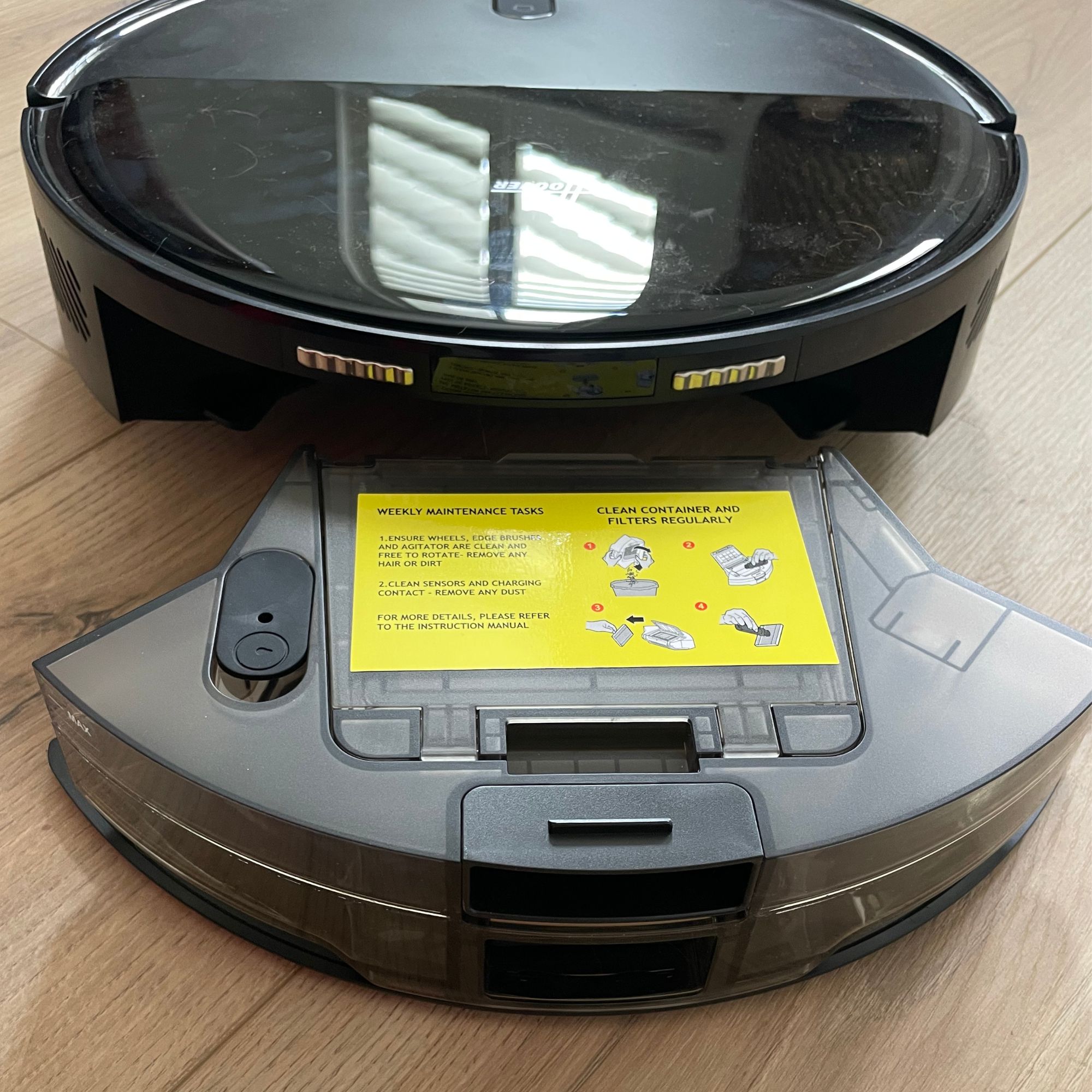 Dust and water chamber of the Hoover HG2 robot vacuum and mop