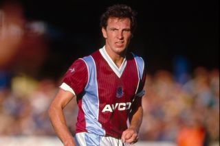 Alvin Martin in action for West Ham against Oxford United in October 1987.