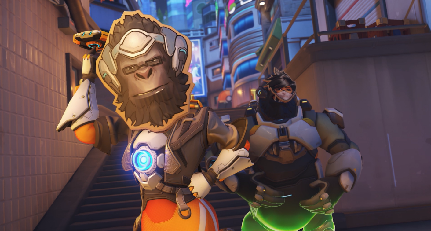 Tracer wearing a Winston mask. 