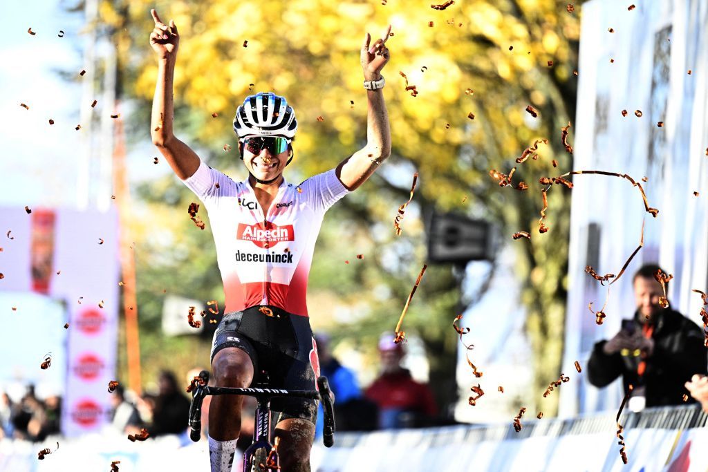 Ceylin del Carmen Alvarado wins the Troyes World Cup