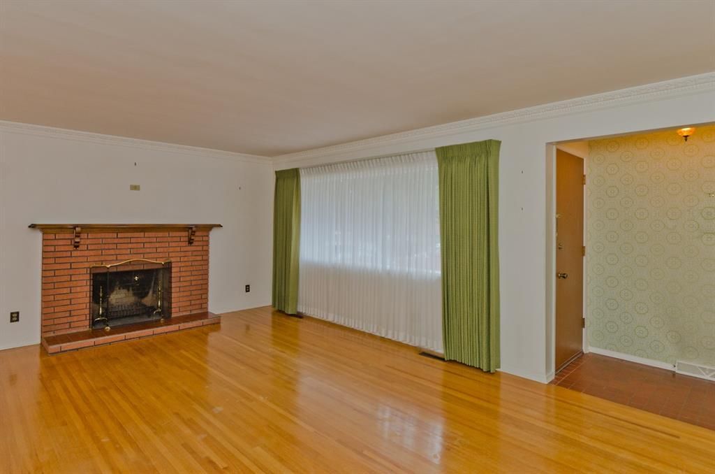 A 60s living room with a fireplace