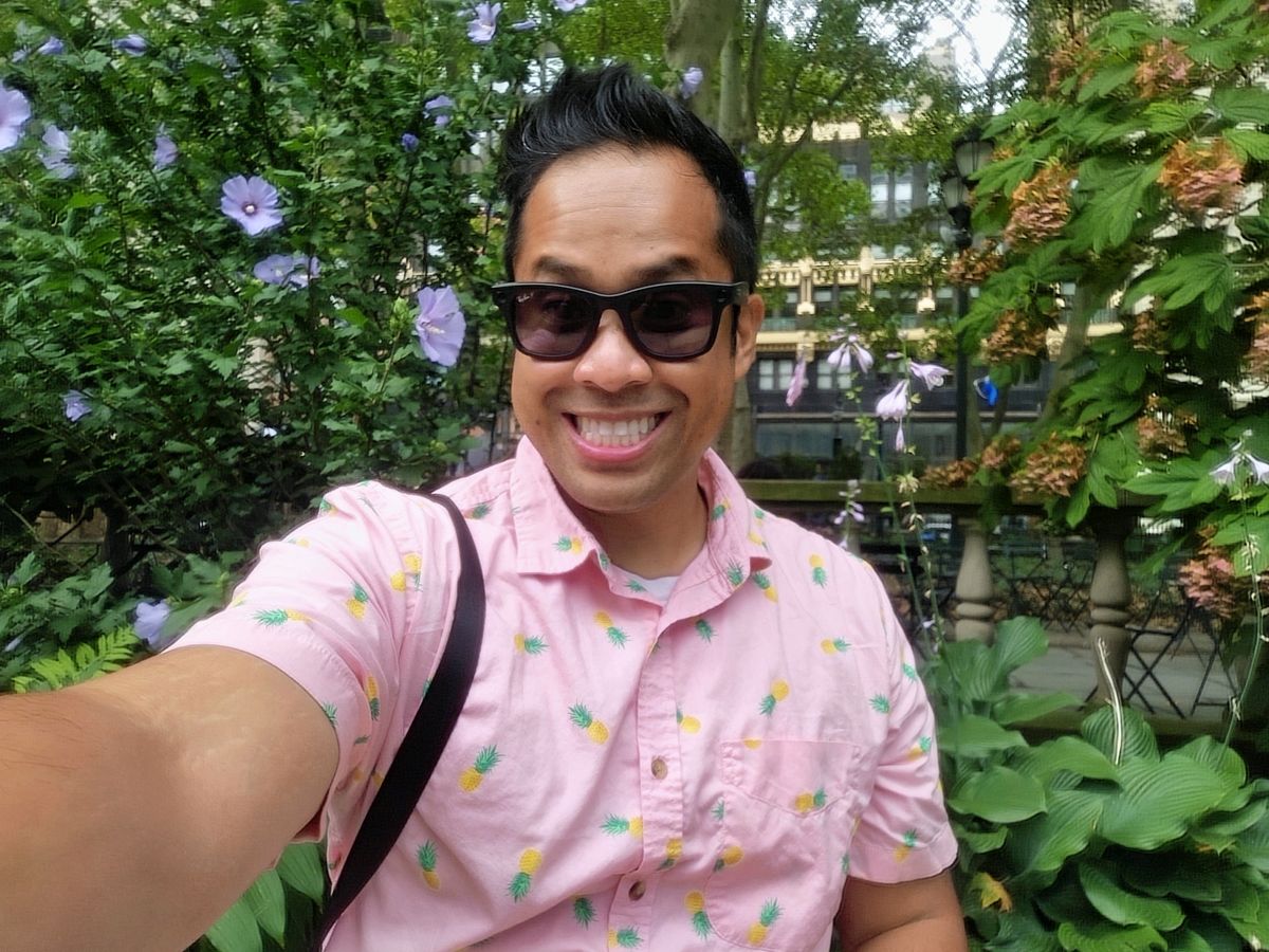 Samsung Galaxy Z Fold 4 inner screen selfie sample.