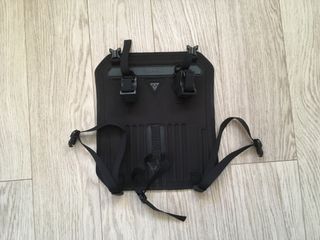 Image shows the harness of the Topeak Frontloader Bar Bag