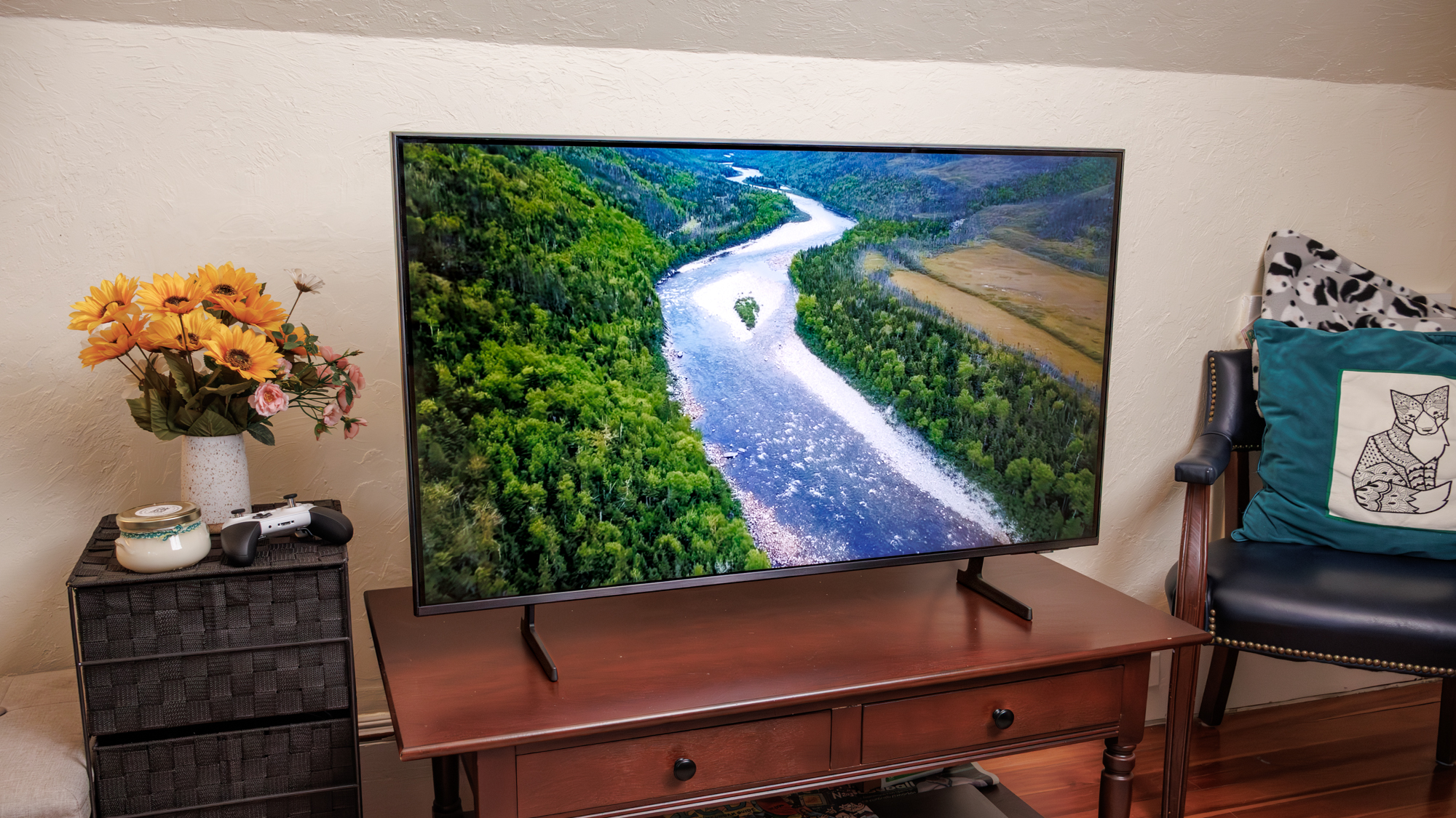 Samsung Q7F QLED TV on a side table