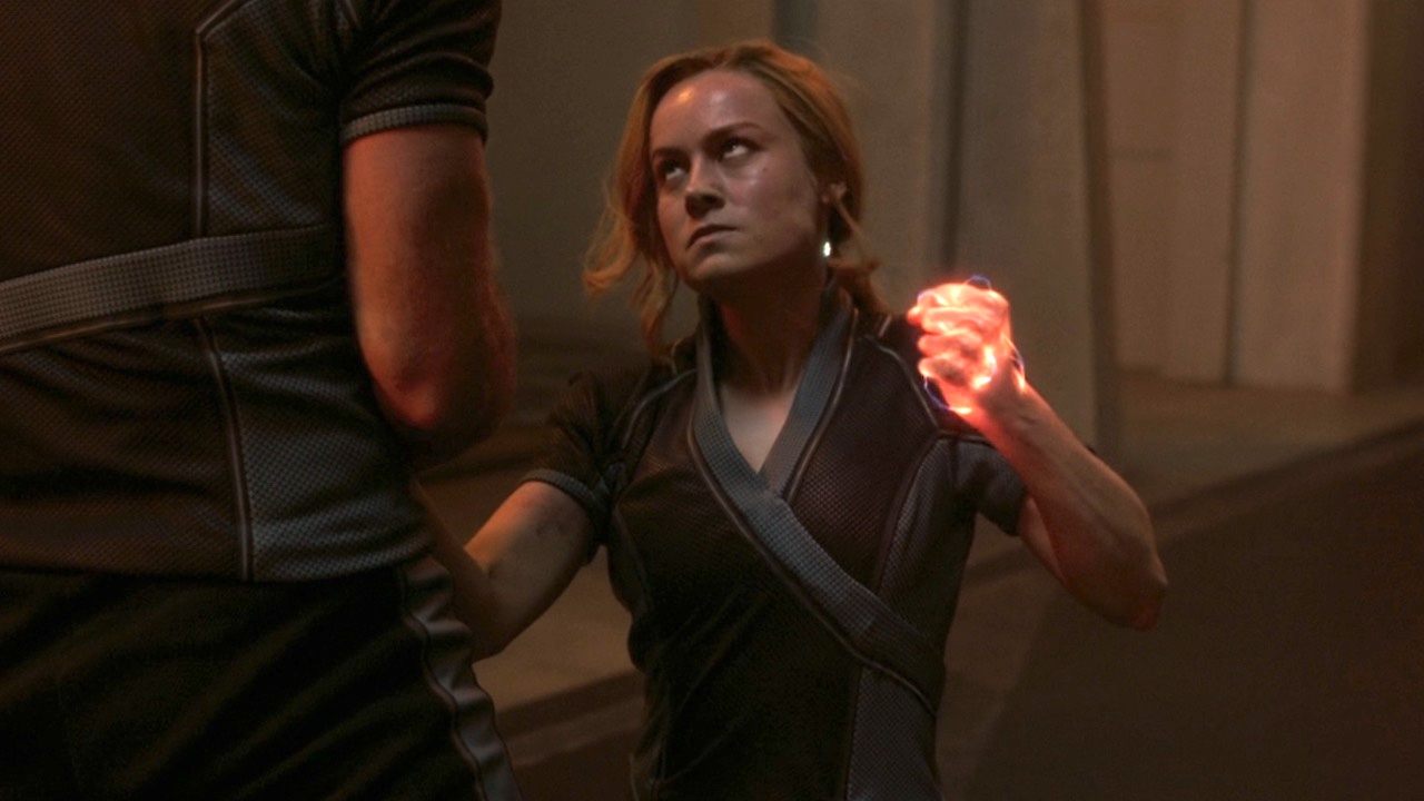 Carol Danvers' hand glowing after losing to Yon-Rogg