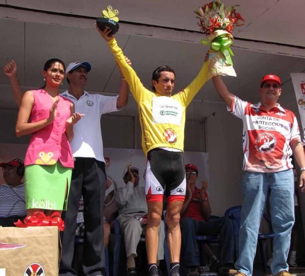 Race leader Janier Acevedo (Greatwall-Indeportes Antioquia) celebrates on the podium.
