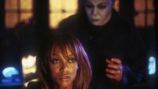 Tyra Banks and Michael Myers in Halloween: Resurrection