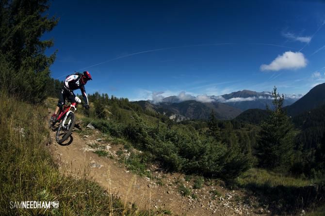 A rider enjoys some Trans-Provence singletrack