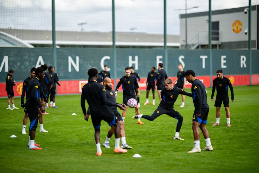 MANCHESTER, ENGLAND - SEPTEMBER 26: Bryan Mbeumo and Tyler Fletcher of Manchester United train during a training session at Carrington Training Ground on September 26, 2025 in Manchester, England. (Photo by Ash Donelon/Manchester United via Getty Images)