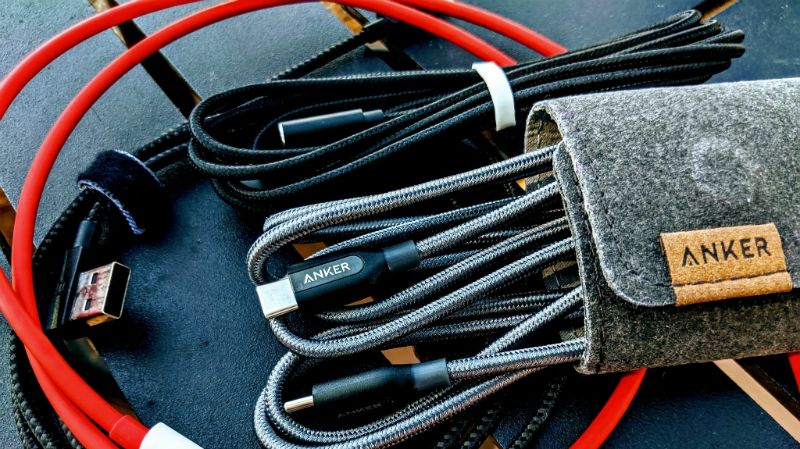 Anker cables in a bundle