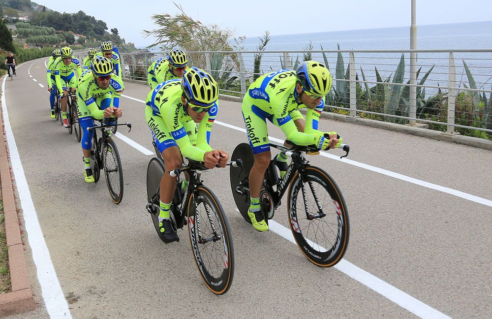 Tinkoff-Saxo try out their team time trial formation