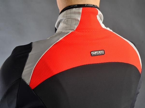 The silver and red shoulder area makes for a nice accent on the otherwise black body