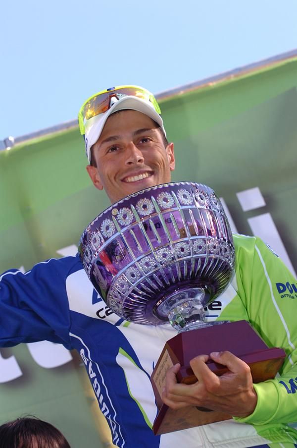 Eros Capecchi (Liquigas-Cannondale) got a big trophy for his win