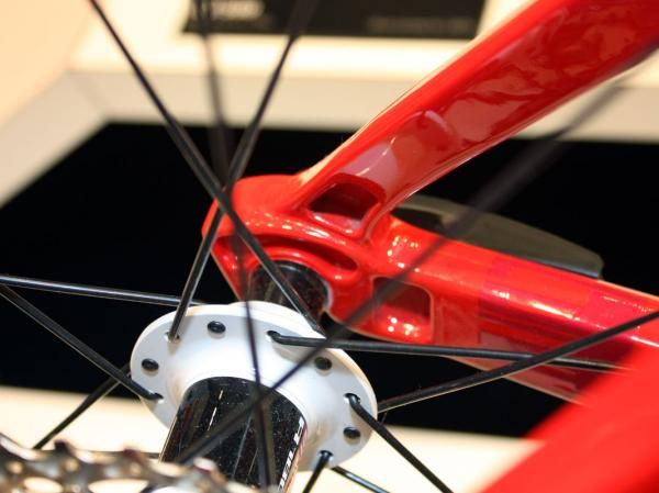 The revamped Roadracer SL01 is built with relieved aluminum dropouts.
