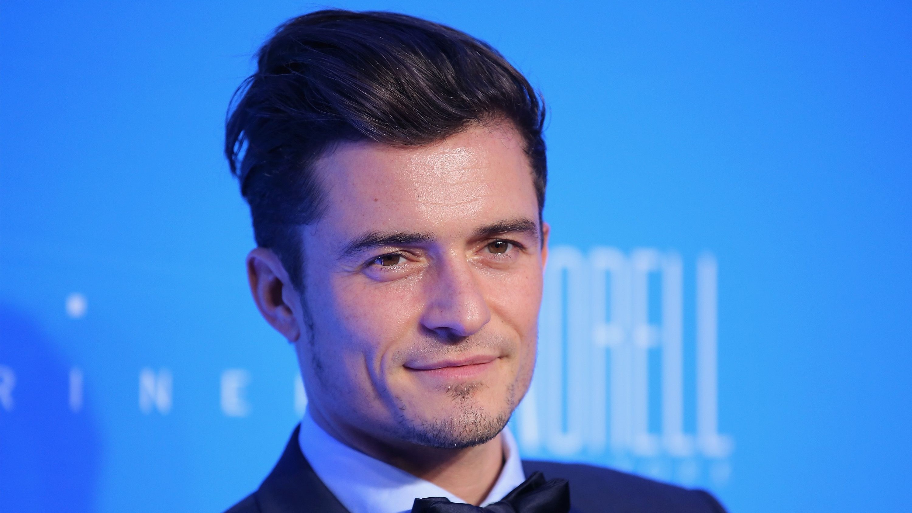 People Are Freaking Out Over These Pictures of Orlando Bloom Getting Naked  on Vacation with Katy Perry | Marie Claire