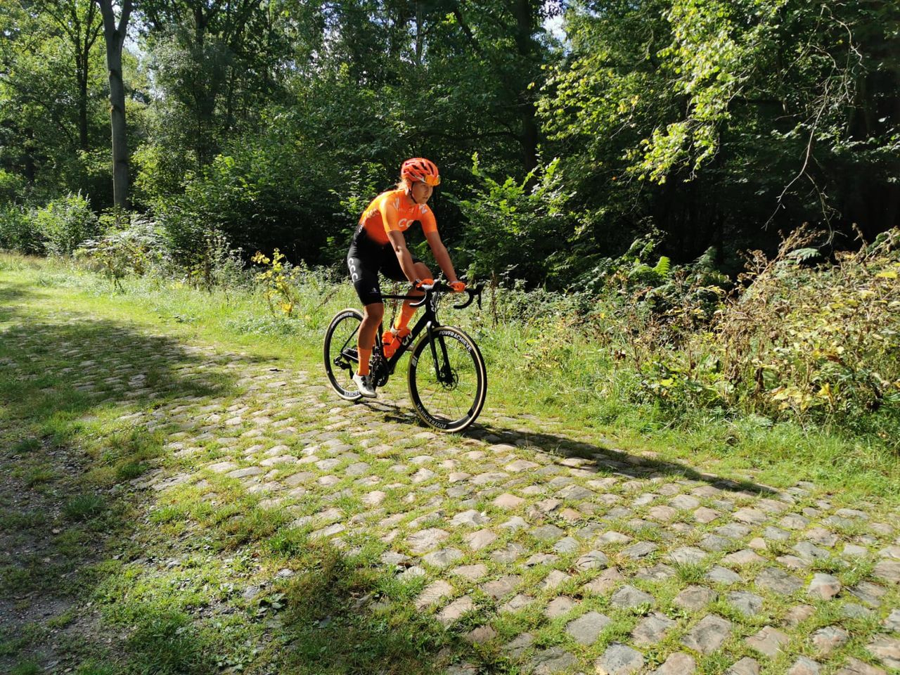 CCC-Liv preview the Trou&eacute;e d'Arenberg and Carrefour de l'Arbre sectors of pave ahead of inaugural women's Paris-Roubaix