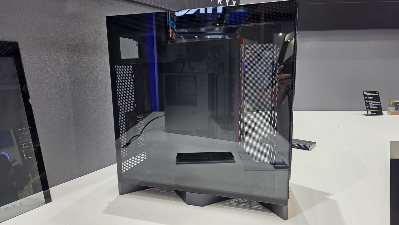 The Tryx Luca Air PC case in black