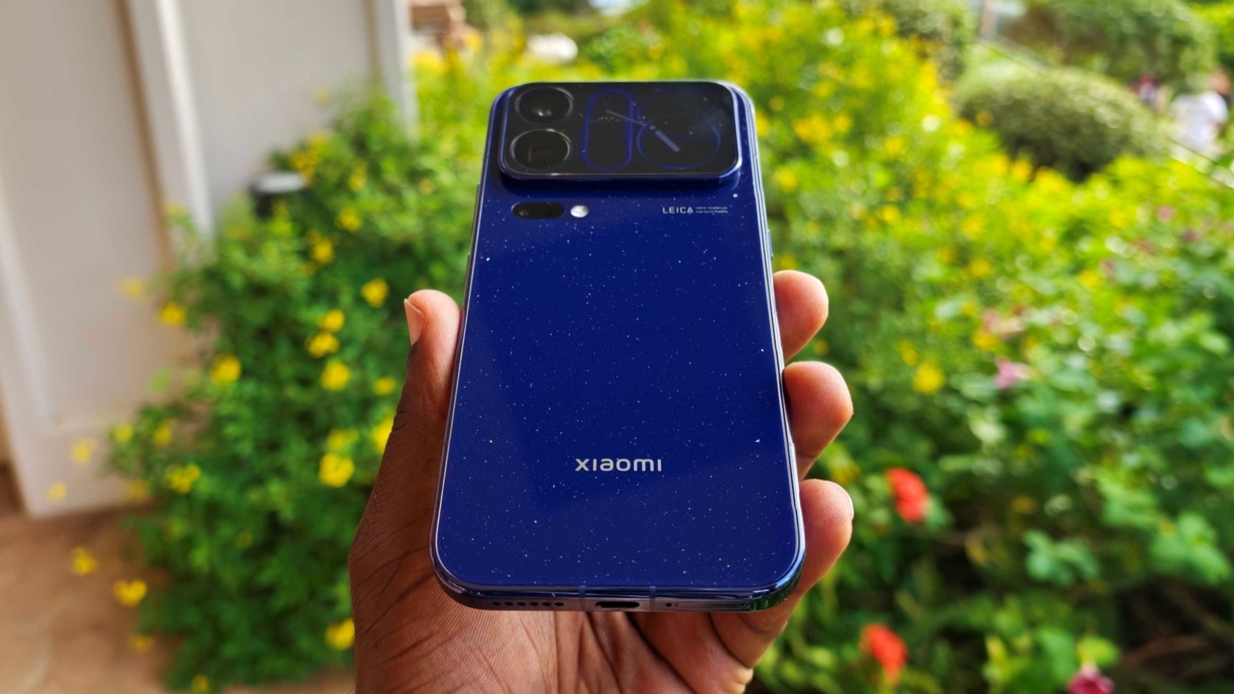 The Xiaomi 18 Pro in Galaxy Blue