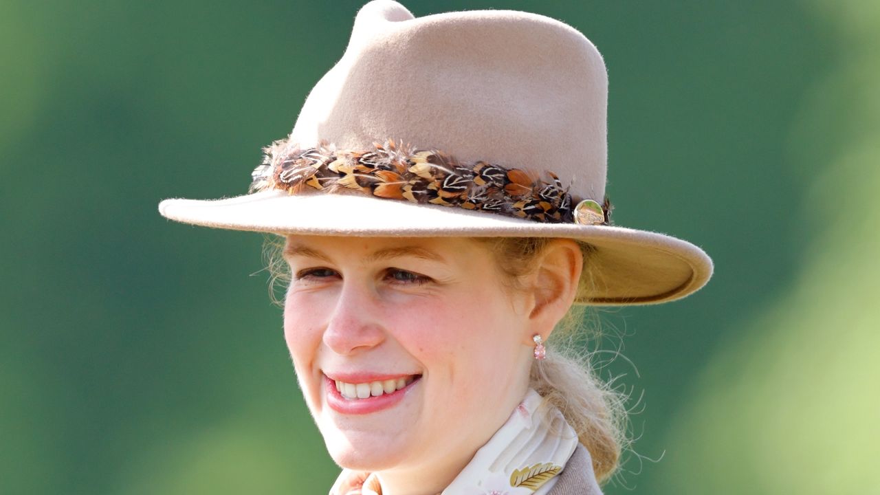 Lady Louise Windsor mastered Princess Anne&#039;s style trick. Seen here she takes part in the &#039;Pol Roger Meet of The British Driving Society&#039; 