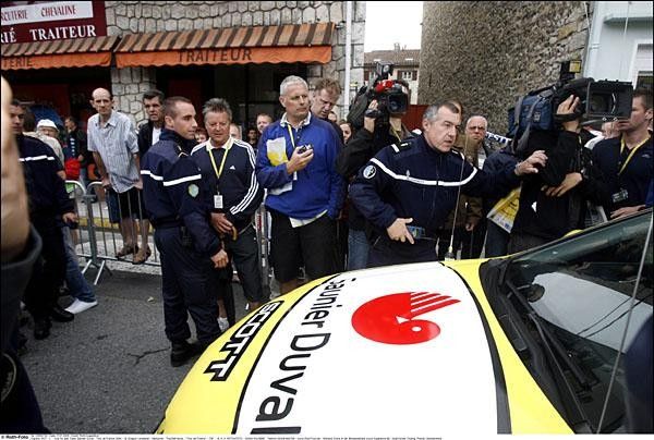 The police was all over the place.