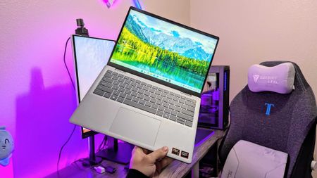 Photograph of the Dell 14 Plus laptop (DB14255)