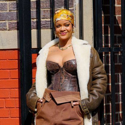 rihanna headscarf