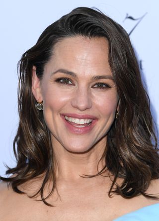 Jennifer Garner arrives at the The Daily Front Row's 8th Annual Fashion Los Angeles Awards on April 28, 2024 in Beverly Hills, California