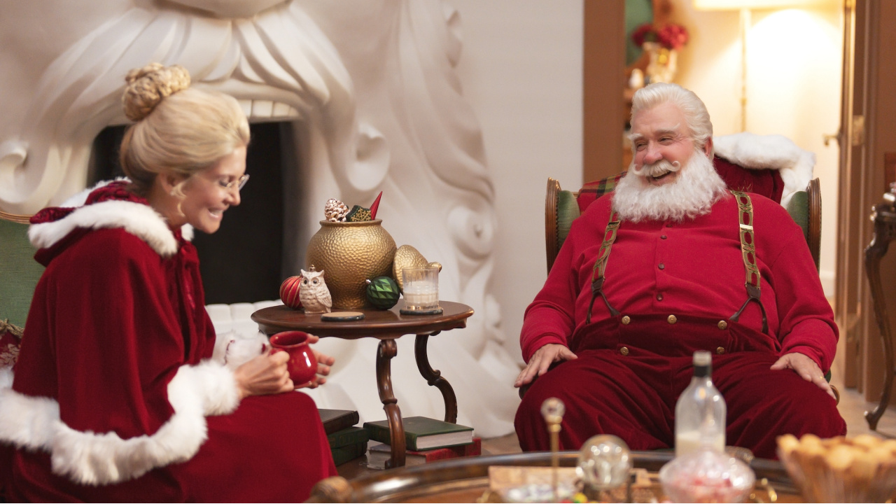 Santa Claus and Mrs. Claus in The Santa Clauses.