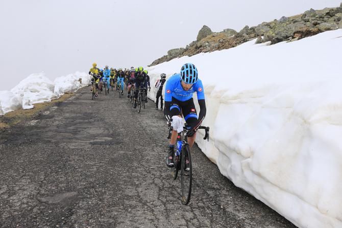 Ryder Hesjedal gets a head start over the Gavia