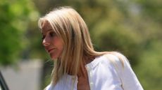 Gwyneth Paltrow carring the perfect tote by Alex Mill