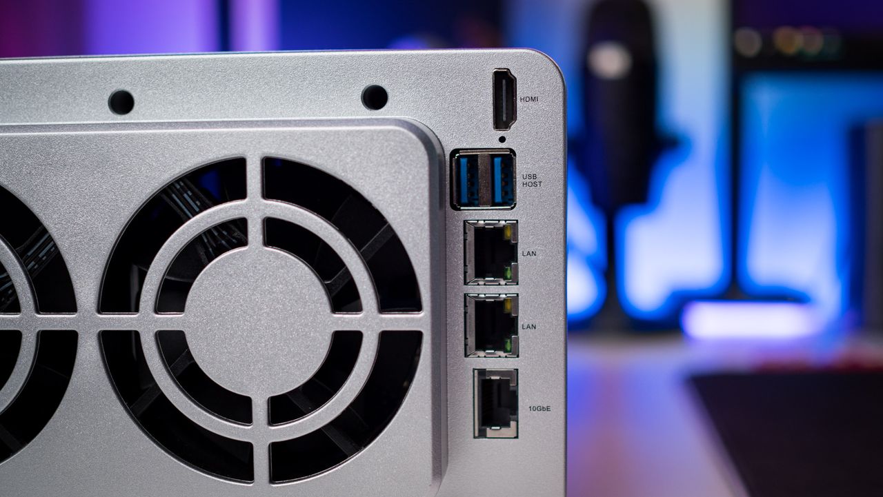 TerraMaster F5-422 10GbE NAS review