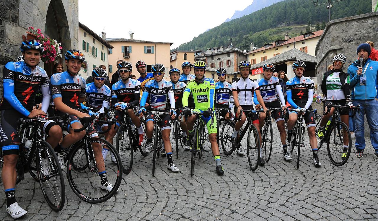 Alberto Contador is kitted up for a ride with the Fundaci&oacute;n Contador Team