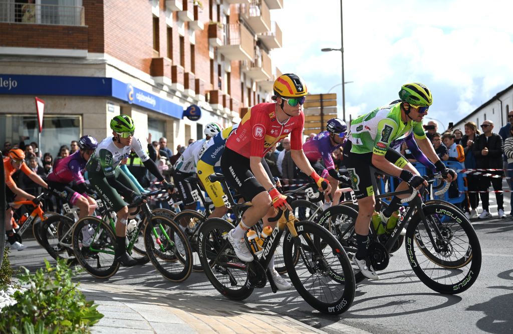 LA LINEA DE LA CONCEPCION SPAIN FEBRUARY 22 LR Adne Holter of Norway and Team UnoX Mobility and Floris De Tier of Belgium and Team Wagner Bazin WB compete during the 71st Vuelta a Andalucia Ruta Ciclista Del Sol 2025 Stage 4 a 1943km stage from Cordoba to Alhaurin de la Torre on February 22 2025 in La Lnea de la Concepcion Spain Photo by Szymon GruchalskiGetty Images