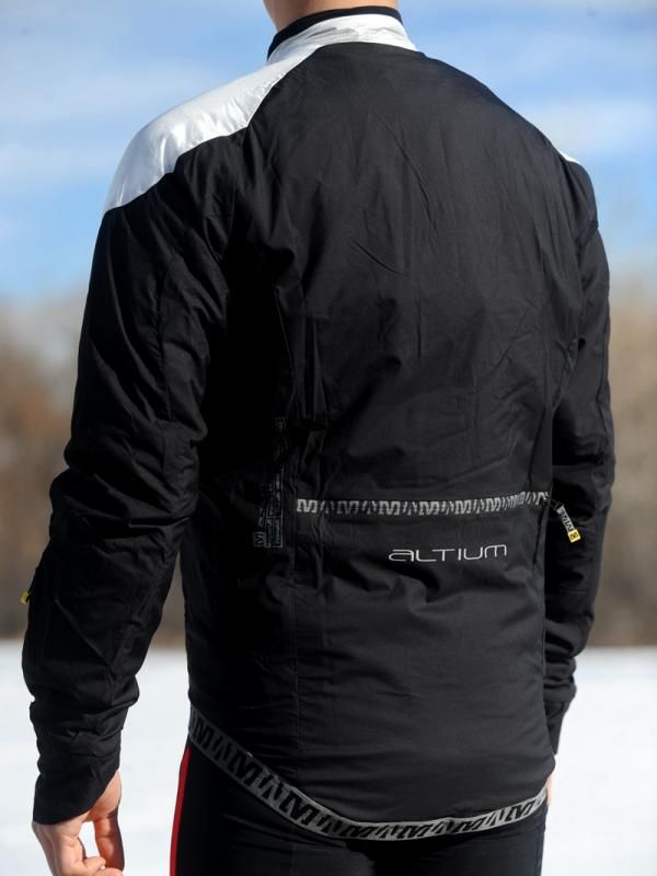 The elasticized lower rear hem offers good coverage and stays put while riding.