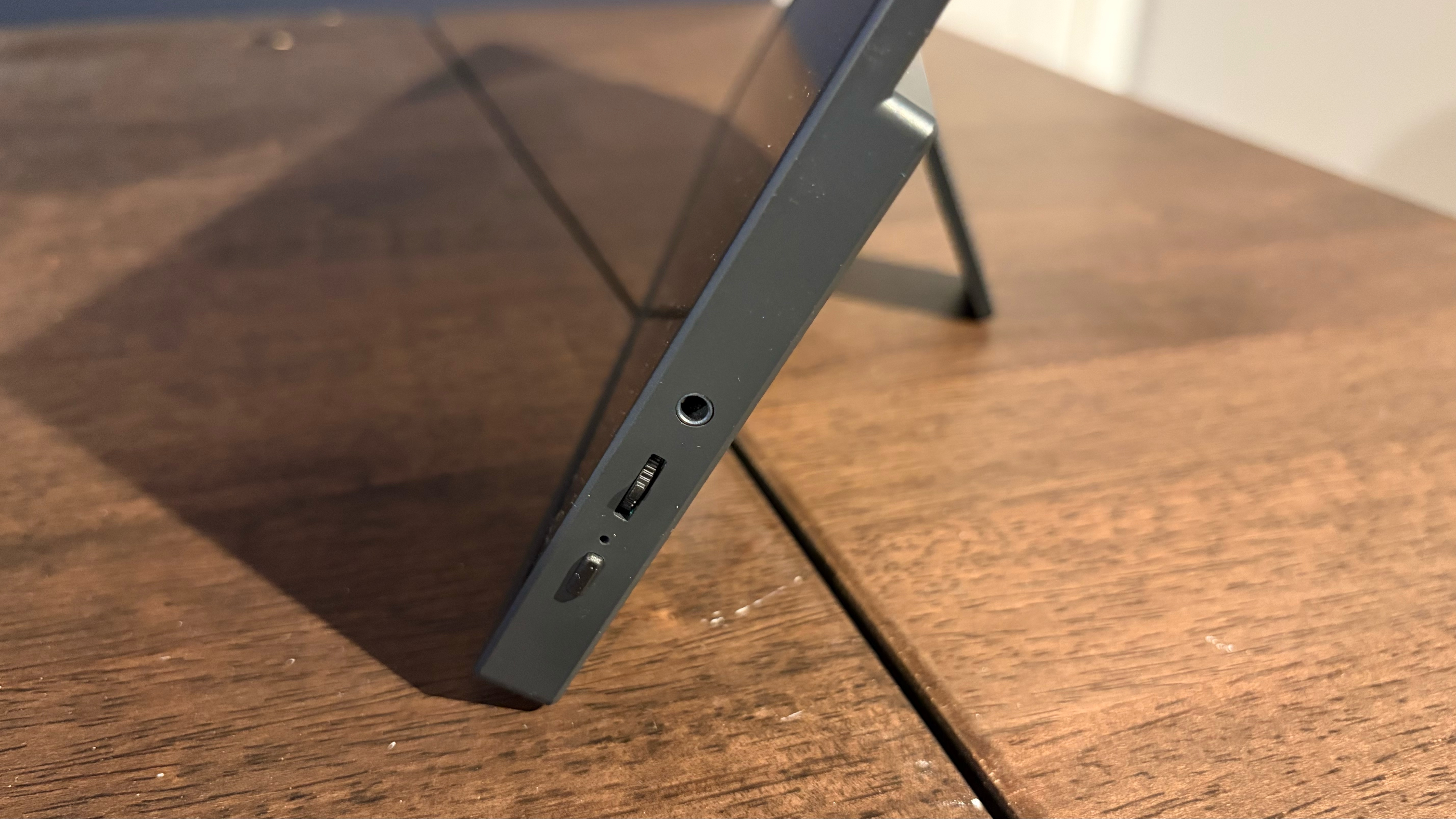 MSI Pro MP165 E6 Portable Monitor