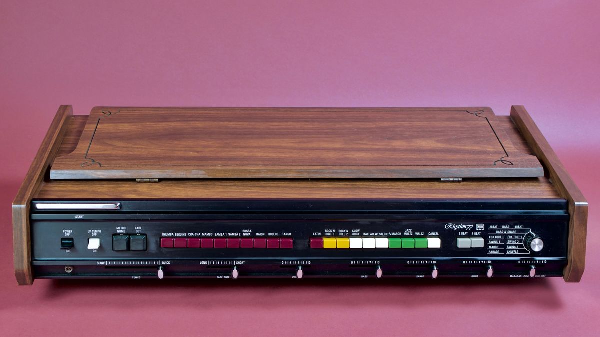 Roland TR-77 ドラムマシン EtkckScxPYEbowYWYfTedX-1200-80.jpg