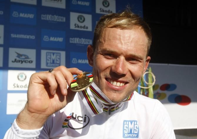 2010 Worlds: Thos Hushovd (Norway) resplendent in the rainbow jersey
