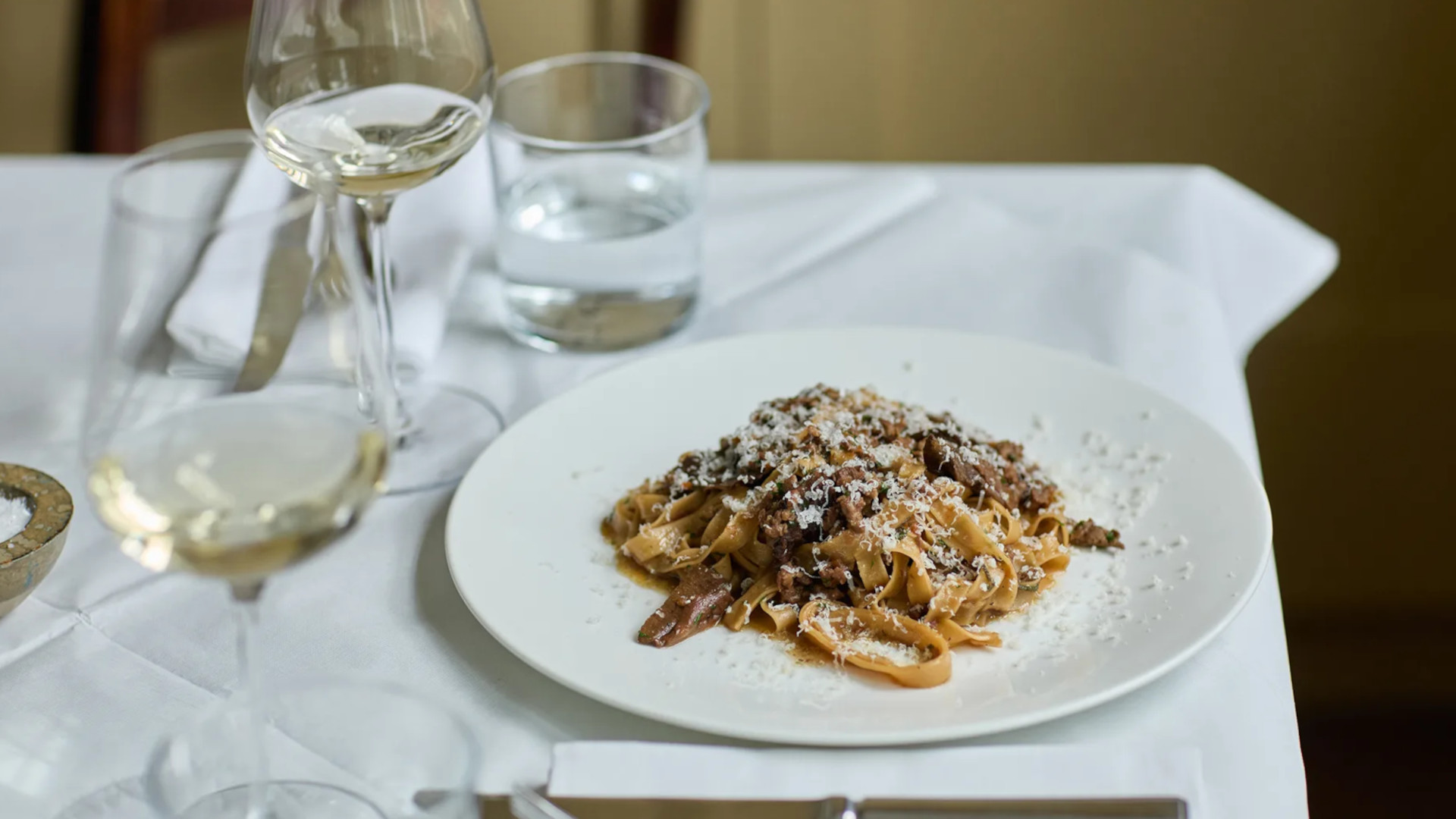 A photo of a plate of pasta.