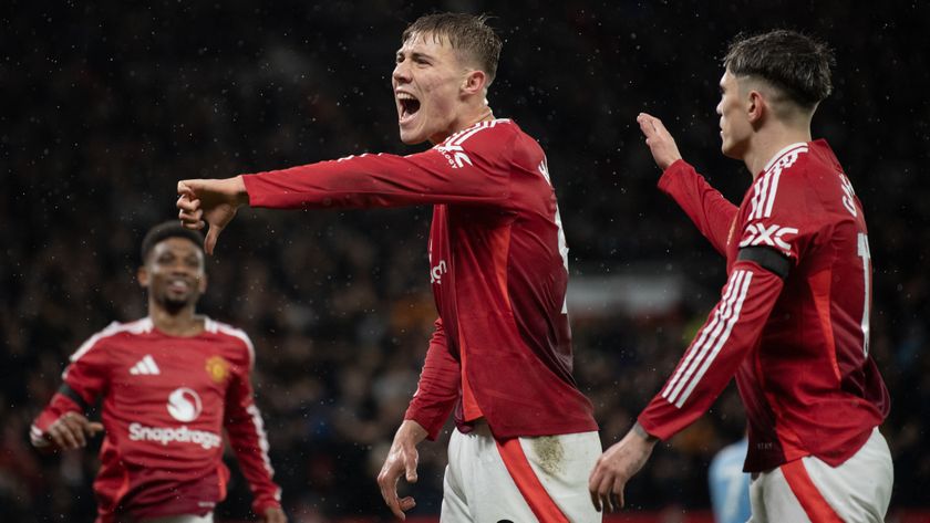 Manchester United players celebrate a goal ahead of the Man City vs Man Utd live stream