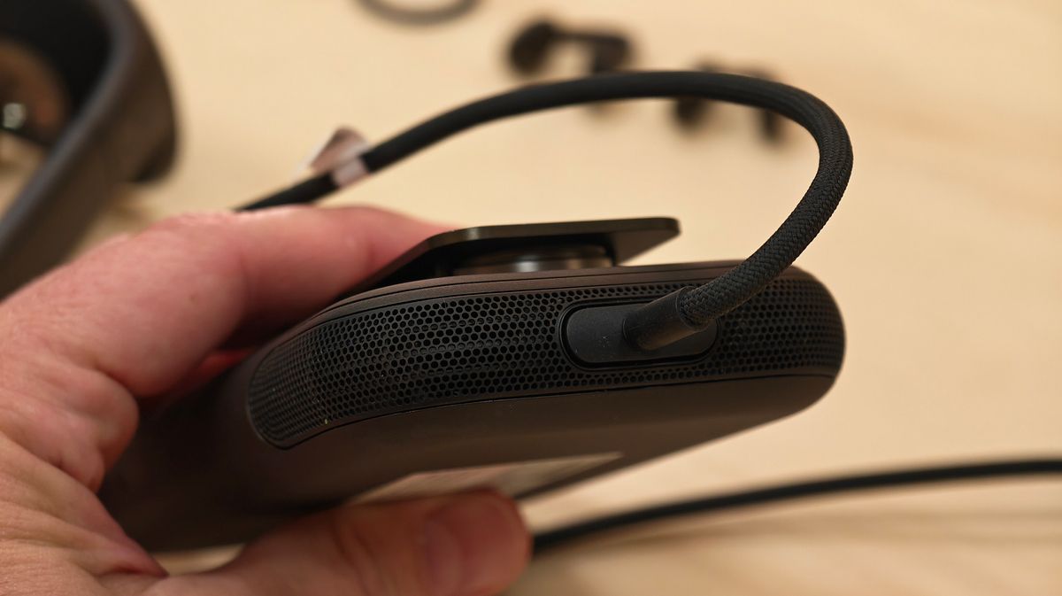 Meta VR Glasses compute puck