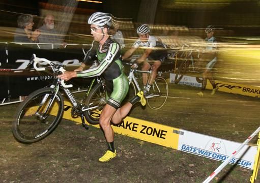 Jamie Driscoll (Cannondale-Cyclocrossworld) leads the race