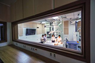 Extron enables medical training at VinUniversity with Pro AV switching.