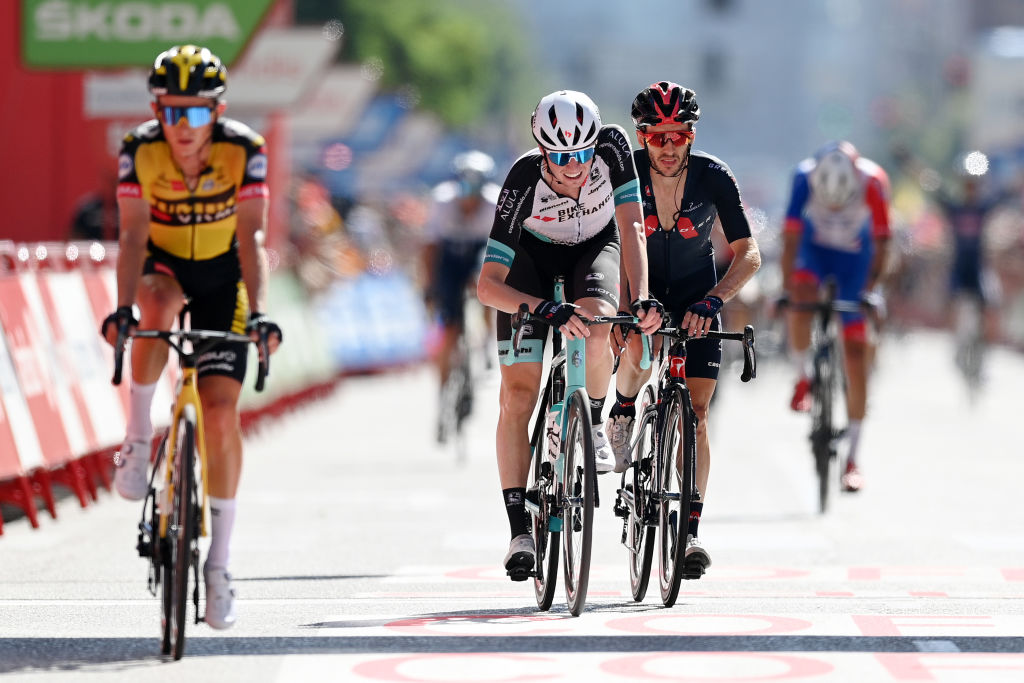 Adam Yates and Hugh Carthy lose time at Vuelta a España after stage 2 ...