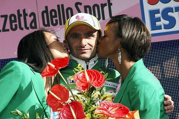 Leonardo Piepoli (Saunier Duval-Prodir) seeing green.