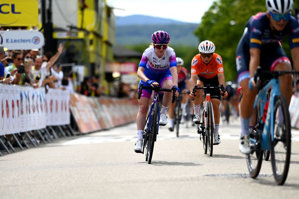 ROSHEIM FRANCE JULY 29 Alexandra Manly of Australia and Team Bikeexchange Jayco crosses the finish line during the 1st Tour de France Femmes 2022 Stage 6 a 1286km stage from SaintDidesVosges to Rosheim TDFF UCIWWT on July 29 2022 in Rosheim France Photo by Tim de WaeleGetty Images