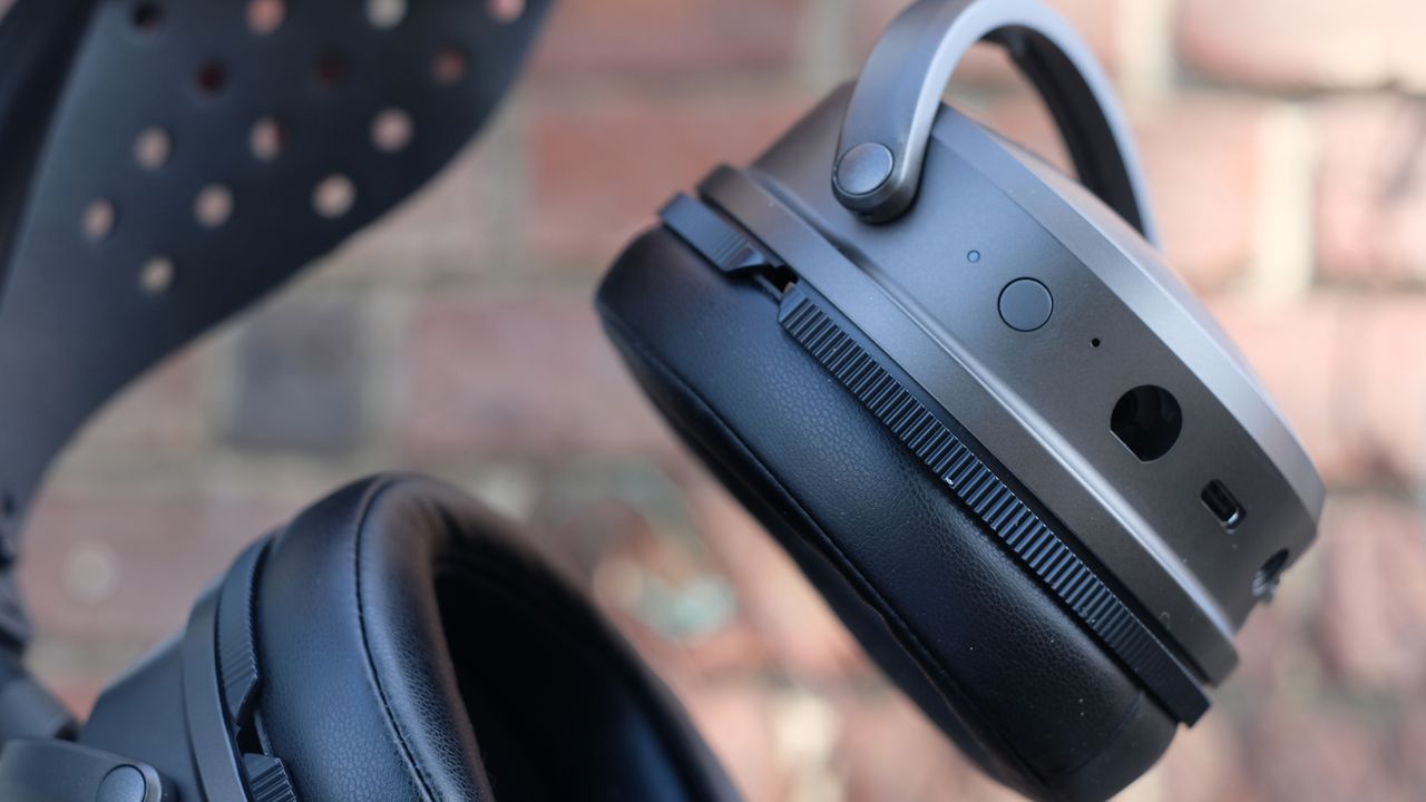 Photograph of Audeze Maxwell 2 headphones