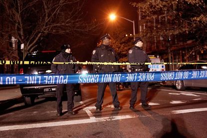 Gunman kills two NYC cops in ambush shooting