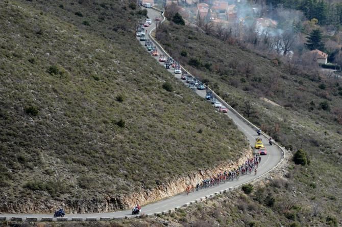The peloton en route from Manosque to Nice during stage 6 at Paris-Nice.